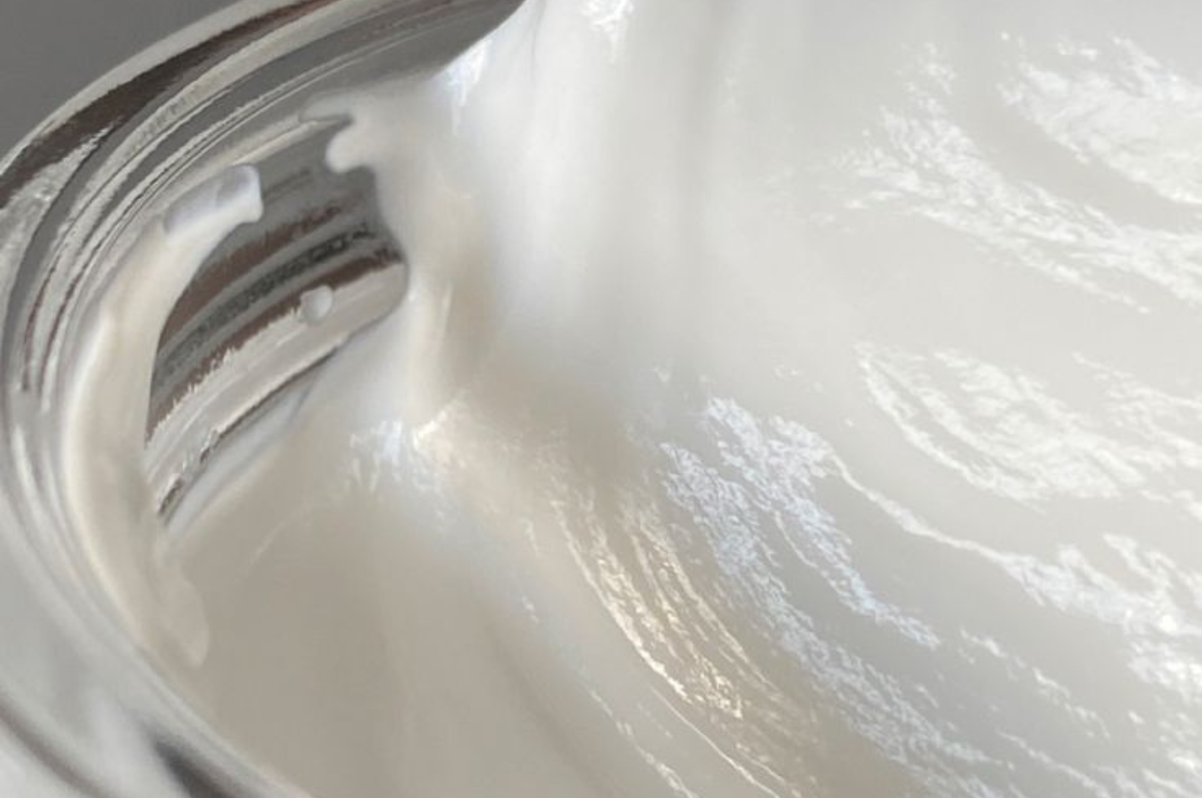 Azelaic Acid Explained: How One Ingredient Fights Redness, Acne & Clogged Pores